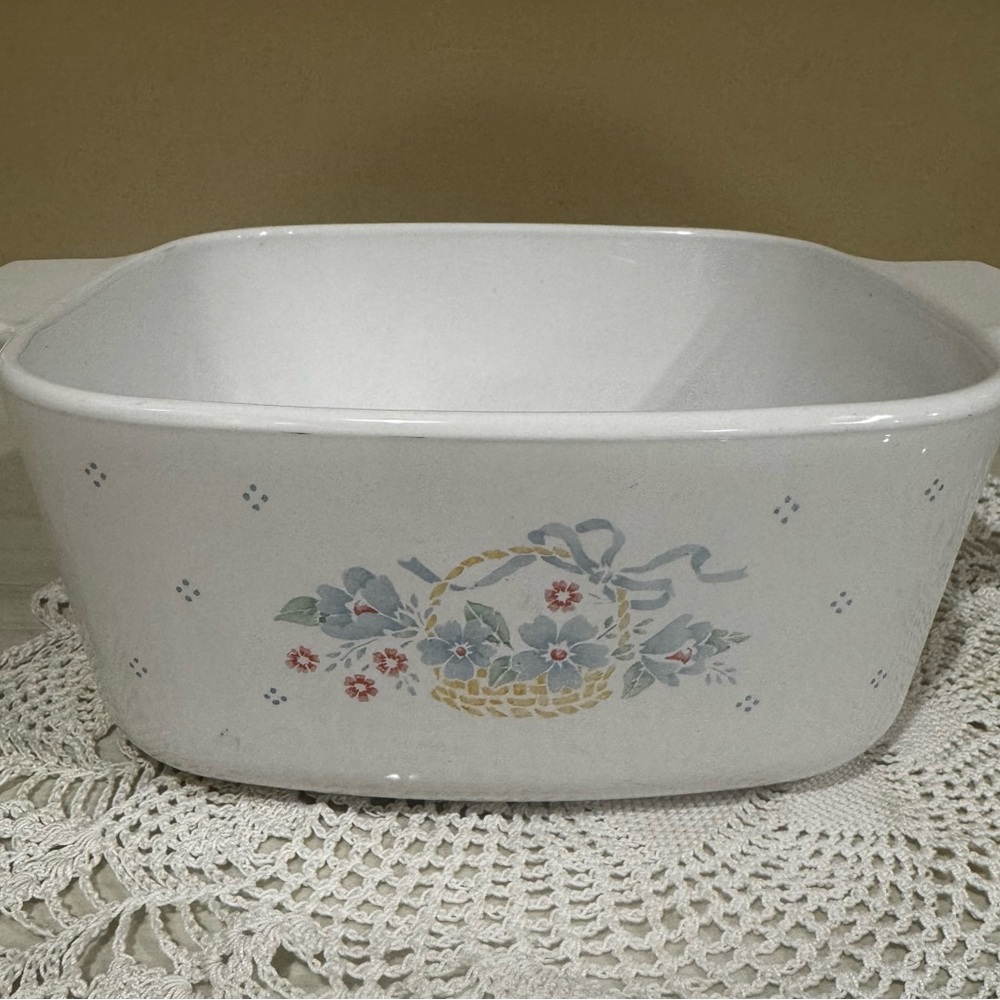 Vintage Corningware Blue Ribbon Basket 1.5 litre